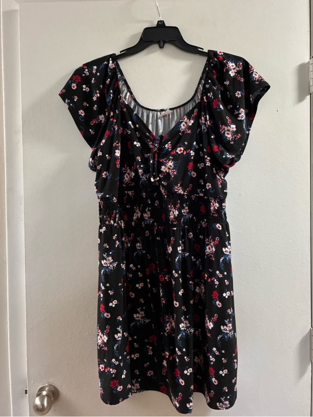 No Boundaries Black Floral Mini Dress with Red and Pink Accents Sz XXXL (21)